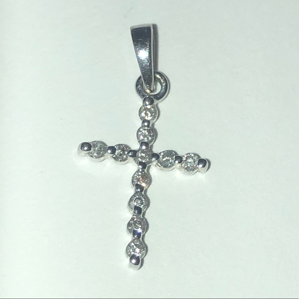 Diamond Cross Pendent Necklace